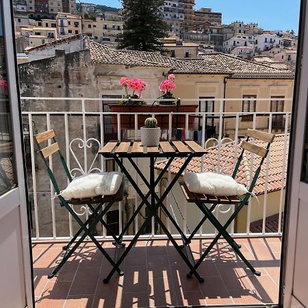 Pizzo Central House Bagian luar foto