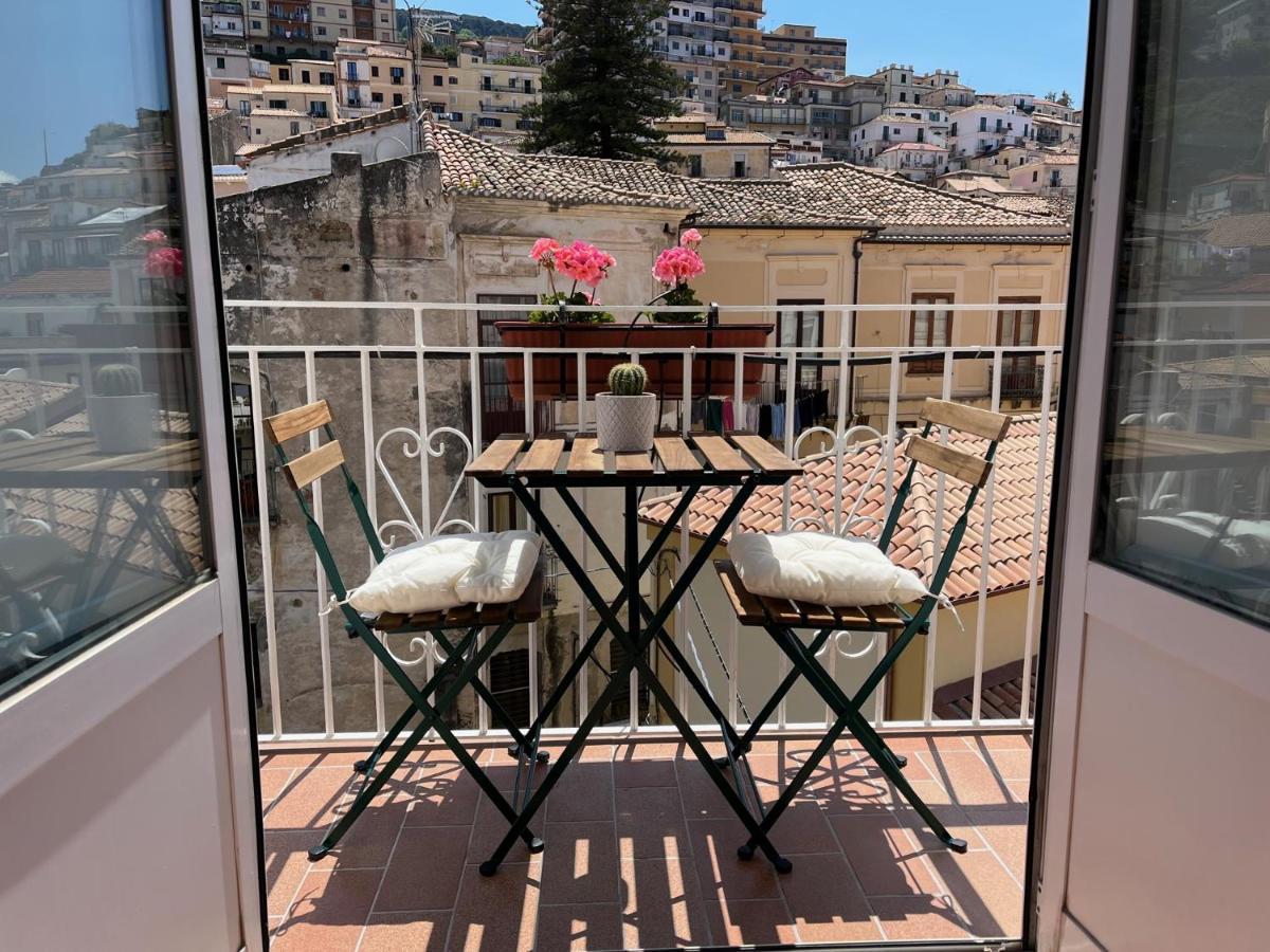 Pizzo Central House Bagian luar foto
