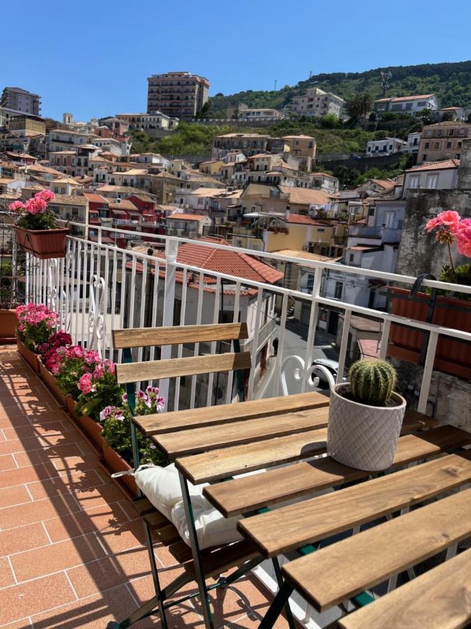 Pizzo Central House Bagian luar foto